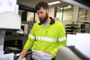 australia-post-faces-holiday-surge-expects-20-parcel-increase