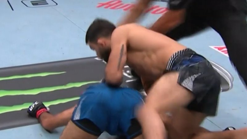 benoit-saint-denis-delivers-stunning-16-second-knockout-at-ufc-322