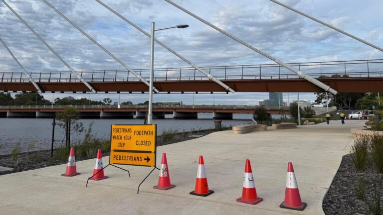 boorloo-bridge-closure-after-light-casing-falls-inspections-underway