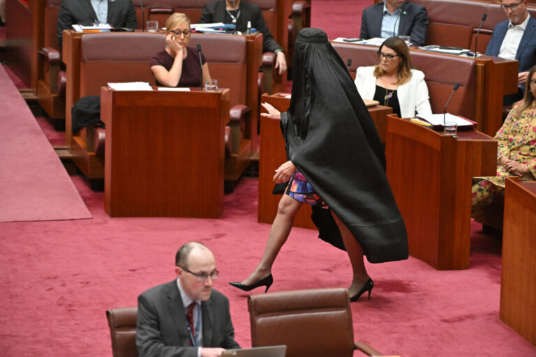 PAULINE HANSON BURQA SENATE