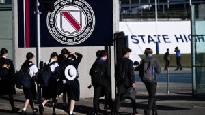 brisbane-parents-demand-playing-fields-not-towers-on-visy-site