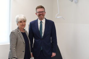 chris-picton-unveils-upgraded-facilities-at-mount-gambier-hospital