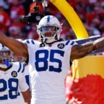 colts-daniel-jones-vows-to-play-despite-fibula-injury