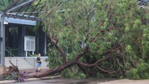 cyclone-fina-weakens-but-flood-warnings-remain-in-nt
