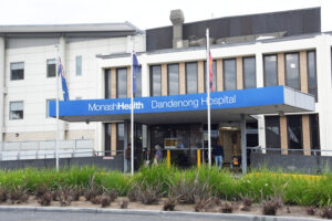 dandenong-hospital-staff-raise-alarm-over-proposed-service-cuts