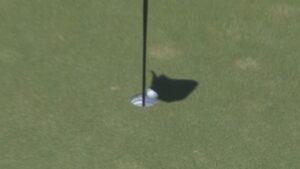 fans-miss-1m-prize-by-inches-at-australian-pga-championship