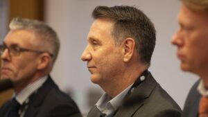 federal-agency-awards-200-million-in-controversial-it-contracts