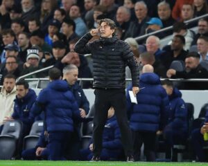 frank-urges-spurs-fans-for-support-after-chelsea-defeat-apologies