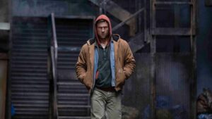 glen-powell-shares-arnold-schwarzenegger-s-enthusiasm-for-the-running-man-reboot