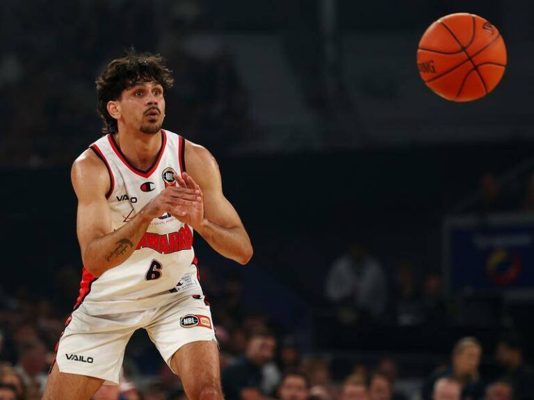 hawks-triumph-107-90-with-triple-double-from-hickey