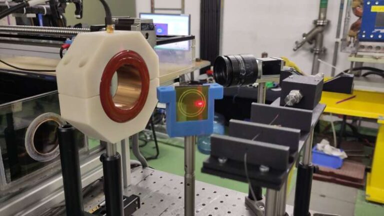 hollow-glass-fiber-sensors-revolutionize-particle-accelerator-monitoring