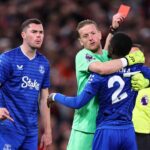 idrissa-gueye-sent-off-after-slapping-teammate-in-man-utd-clash