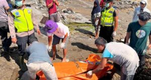 indonesian-floods-and-landslides-claim-279-lives-amid-ongoing-rescue-efforts