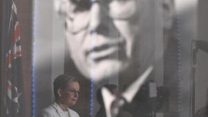 john-howard-defends-sussan-ley-amid-leadership-turmoil