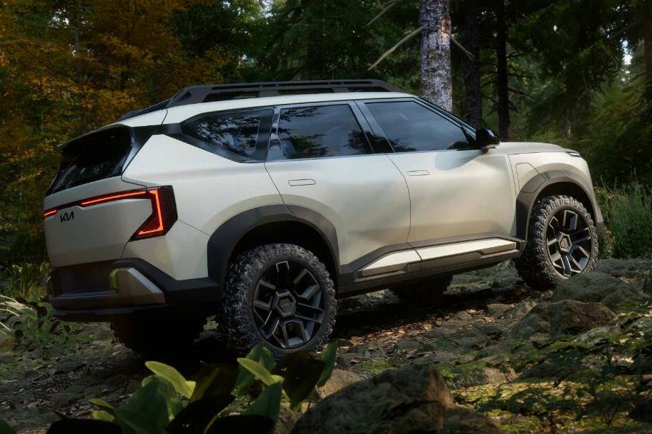 kia-unveils-adventurous-ev5-wkndr-concept-at-guangzhou-show