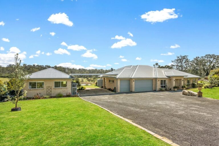 new-luxury-home-for-sale-at-6-dillwynia-avenue-act-fast-