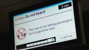 new-tech-reveals-train-carriage-capacity-for-melbourne-passengers