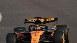 norris-seizes-f1-advantage-after-piastri-s-brazil-sprint-crash