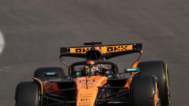 norris-seizes-f1-advantage-after-piastri-s-brazil-sprint-crash