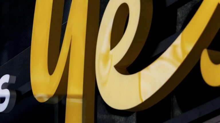 optus-faces-regulatory-overhaul-after-catastrophic-triple-0-outage