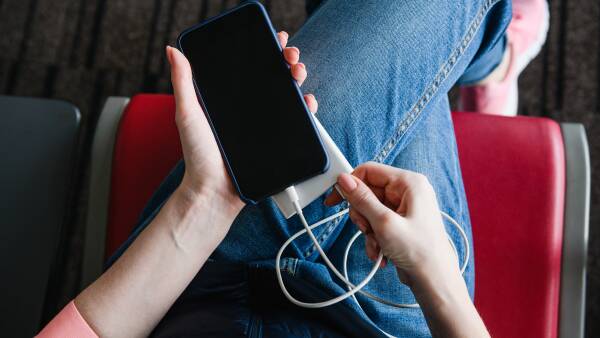 qantas-jetstar-virgin-airlines-ban-airpods-on-all-flights