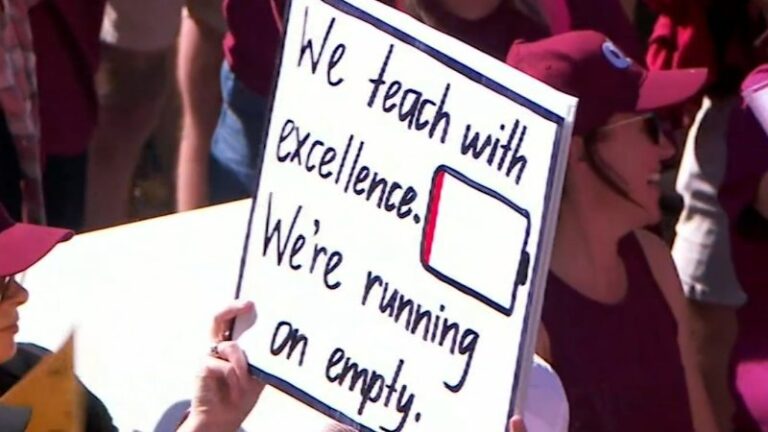 queensland-teachers-union-plans-strike-during-hsc-exams