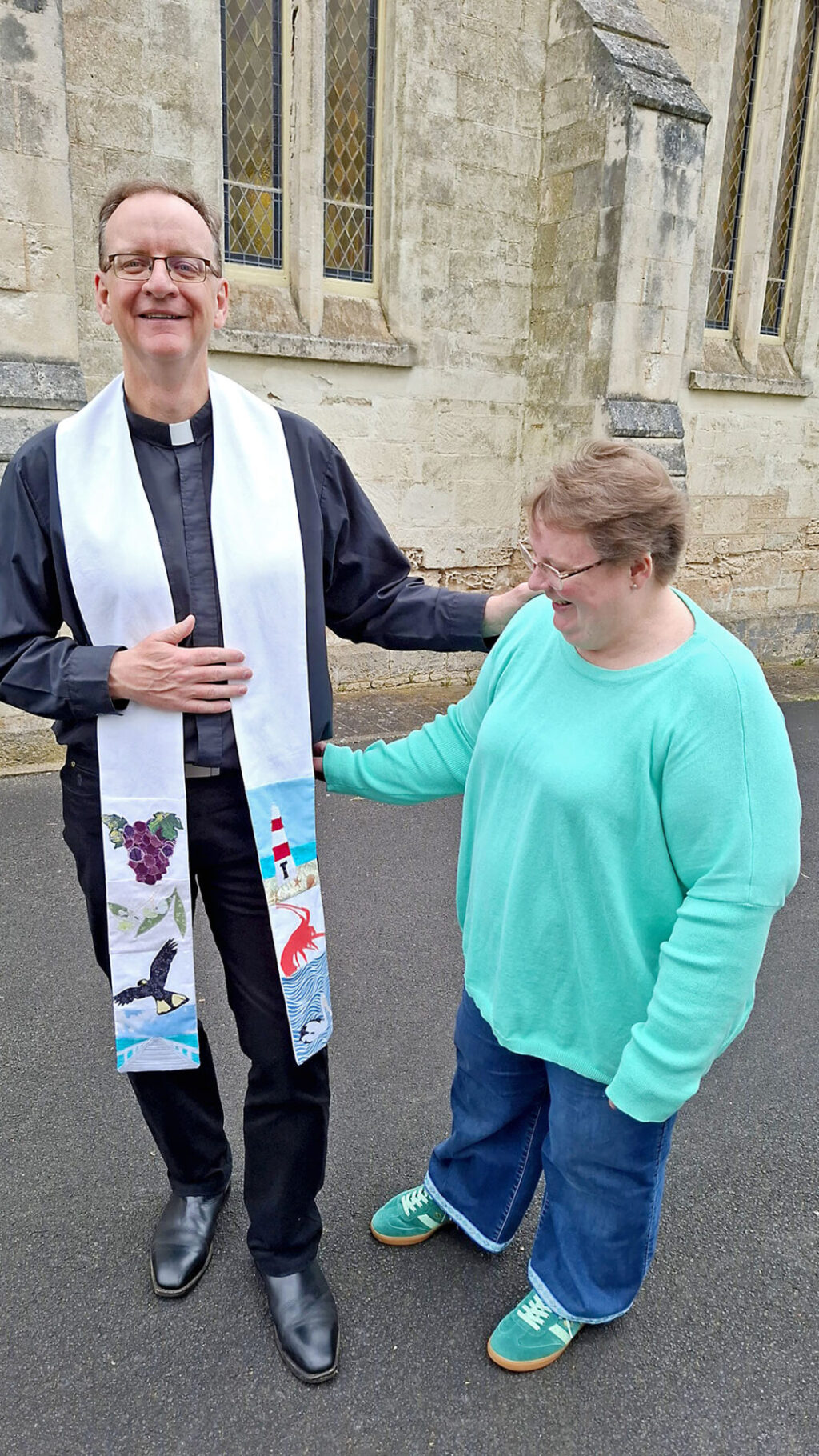 reverend-showcases-community-spirit-with-custom-embroidered-stole