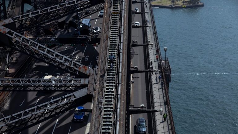 sydney-harbour-bridge-two-way-tolling-moves-forward-as-60-cap-made-permanent