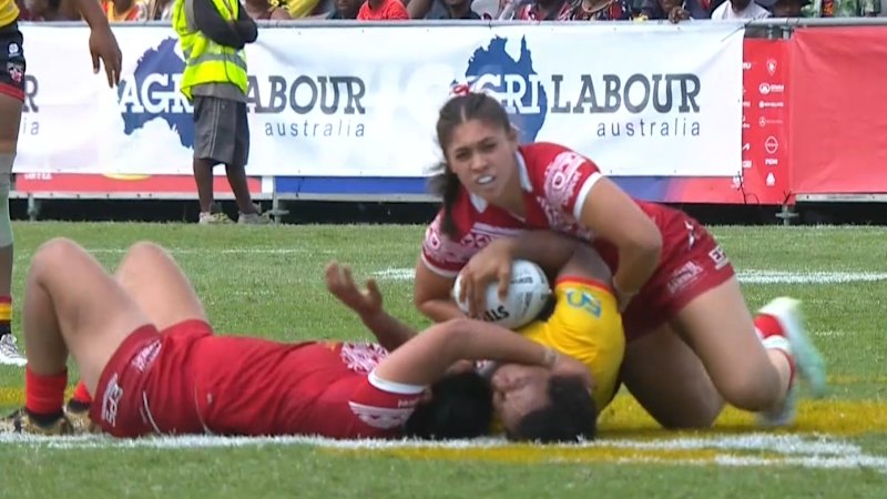 tongan-player-s-hip-drop-tackle-leaves-png-s-albert-injured