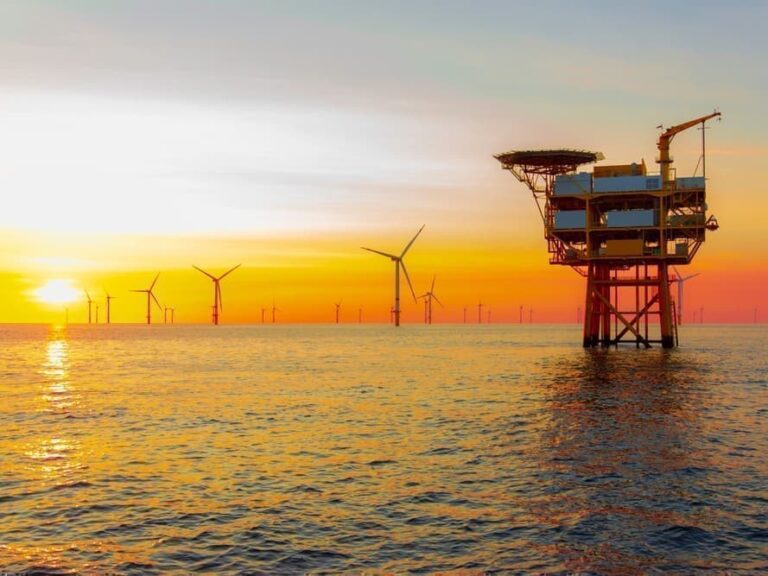 uk-wind-energy-surge-drives-down-consumer-energy-costs