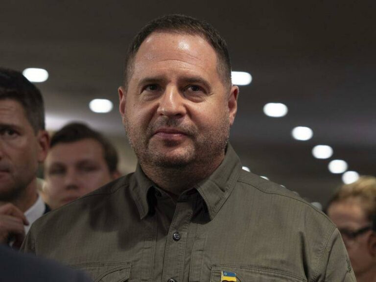 ukrainian-anti-corruption-police-search-zelenskiy-s-chief-of-staff