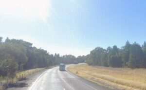 urgent-driver-killed-after-trailer-detaches-crashes-into-car