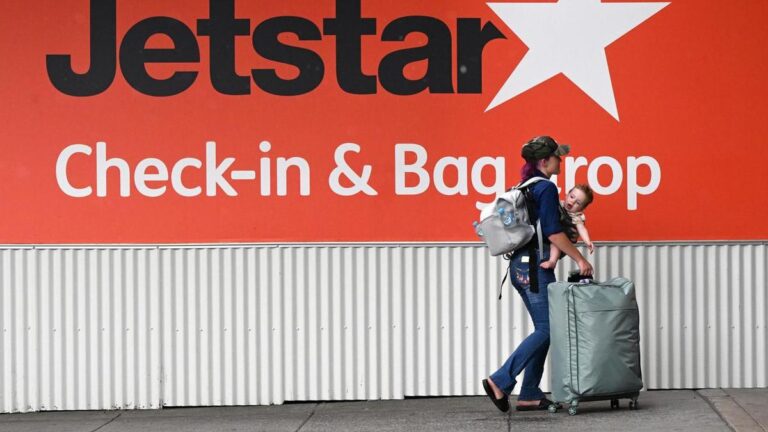 urgent-jetstar-flights-hit-by-delays-after-global-software-glitch