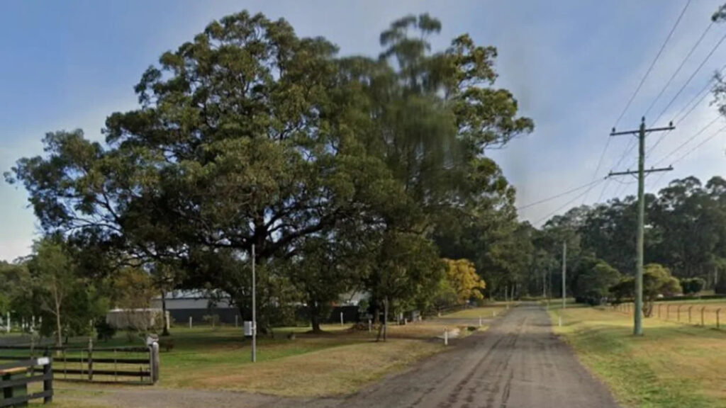 urgent-manhunt-for-suspect-after-woman-found-dead-in-kearsley