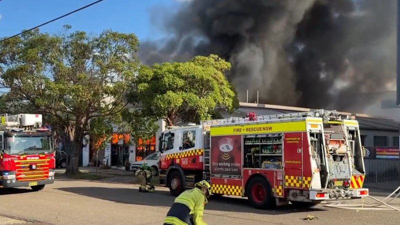 urgent-massive-fire-engulfs-factory-in-sydney-crews-responding