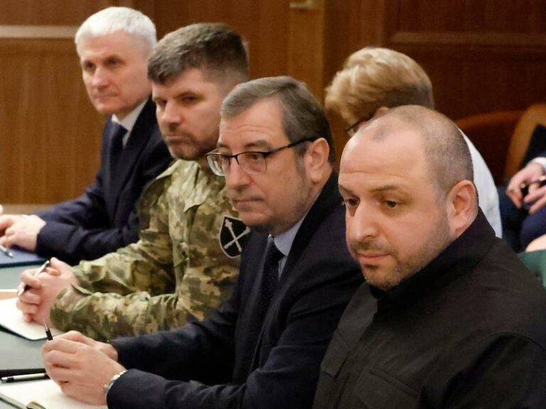 us-and-ukraine-engage-in-productive-peace-talks-with-russia