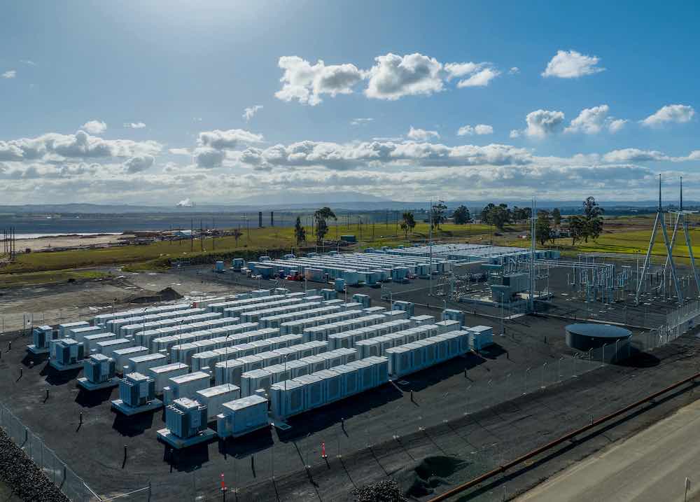 victoria-accelerates-approval-for-major-solar-battery-projects