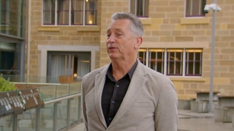 victoria-police-chief-defends-taxpayer-funded-flights-amid-scrutiny