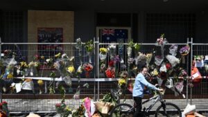 victoria-premier-modifies-protest-mask-ban-amid-police-criticism