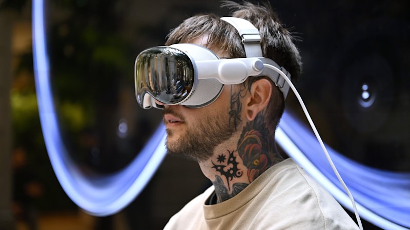 virtual-reality-struggles-apple-s-vision-pro-and-others-fail-to-captivate