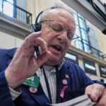 wall-street-volatility-bitcoin-plummets-fed-rate-cut-likely