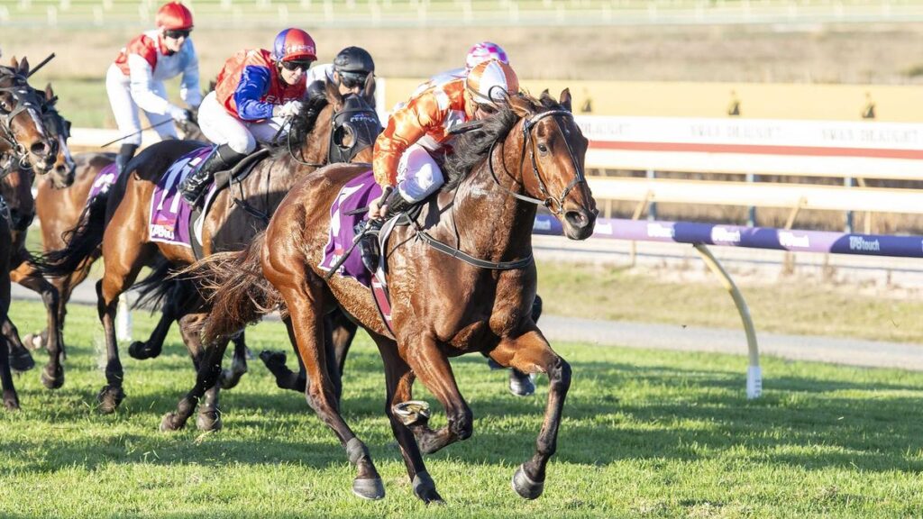 Western Empire wins with William Pike aboard.