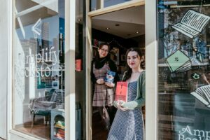 women-turn-to-book-clubs-for-connection-amid-rising-loneliness