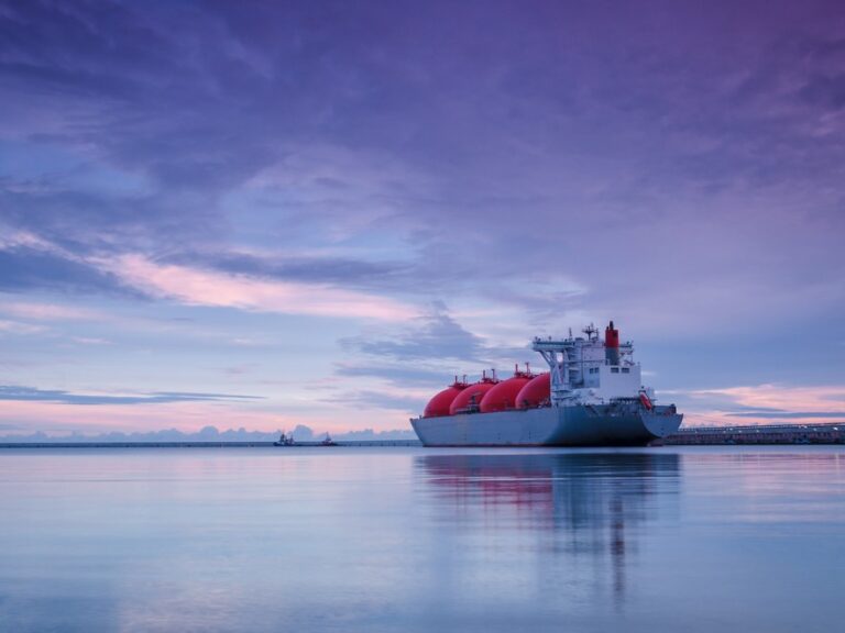 woodside-s-pluto-2-lng-project-faces-potential-strike-delays