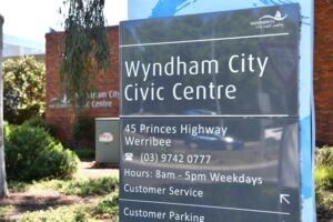 wyndham-council-votes-to-limit-real-estate-pointer-signs