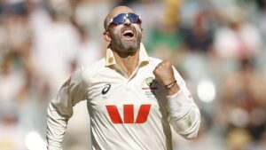 australia-nears-ashes-victory-as-england-struggles-on-day-5