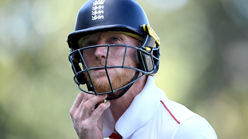 australia-set-to-retain-ashes-after-stunning-bowling-display