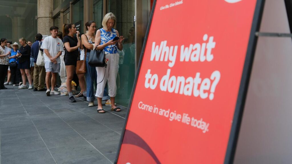 australians-rally-to-donate-blood-after-bondi-tragedy