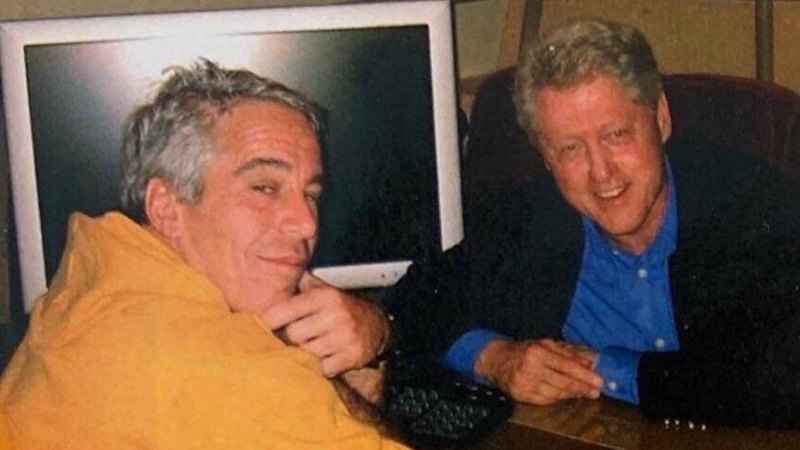 bill-and-hillary-clinton-face-contempt-threat-over-epstein-testimony
