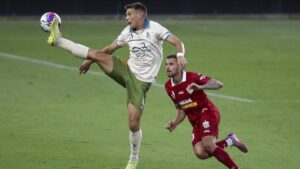 brisbane-roar-s-chris-long-scores-last-minute-winner-vs-reds